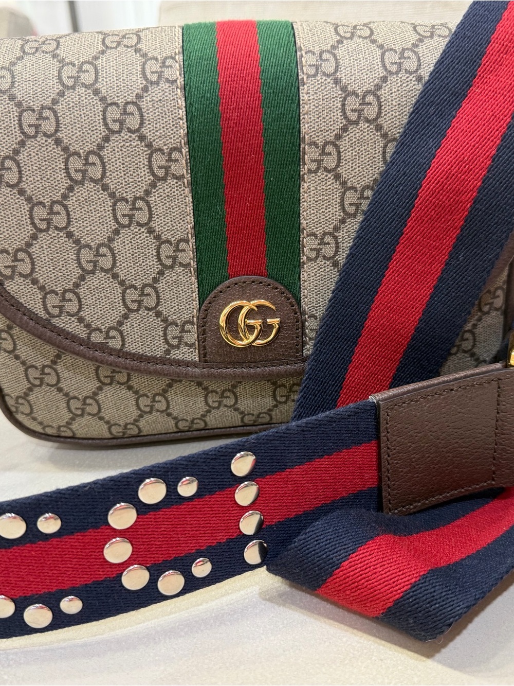 Gucci GG Supreme Canvas Shoulder Bag with Web Stripe - Picture 2 of 11